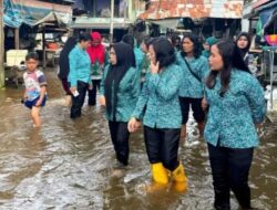 TP PKK Kabupaten Murung Raya Salurkan Bantuan Korban Banjir