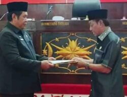 Penjabat Sekda Mura Serahkan Raperda RAPBD-P 2024