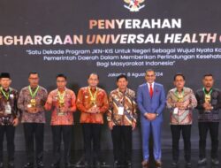 Bukti Komitmen Kesehatan Masyarakat, Pemkab Mura Raih UHC Awards