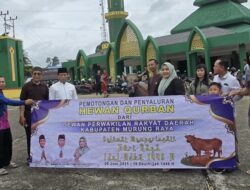 DPRD Mura Salurkan Daging Kurban Pada Masyarakat
