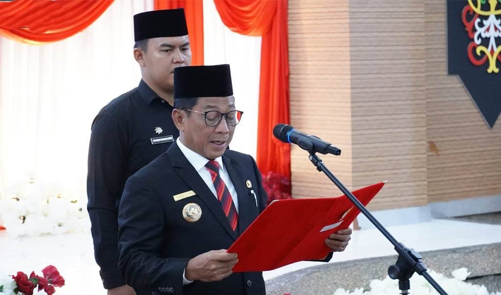 Bupati Murung Raya, Heriyus, memberikan pesan mendalam kepada Kepala Dinas Dukcapil yang baru dilantik.