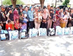 Gubernur Agustiar Sabran dan Bupati Heriyus Pastikan Distribusi Sembako Murah di Puruk Cahu Tepat Sasaran