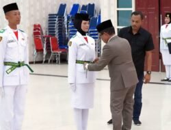Kukuhkan 61 Anggota Paskibraka 2026, Pemkab Mura Dorong Pembentukan Karakter Generasi Muda