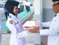 Bupati Heriyus Serahkan Bendera Merah Putih di Rujab, Pemkab Mura Gelar Prosesi Khidmat Peringatan HUT Ke-81 RI