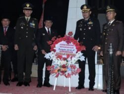 Bupati Heriyus Hadiri Renungan Suci di TMP Puruk Cahu, Pemkab Mura Ajak Masyarakat Teladani Pahlawan