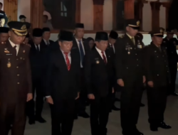 Ketua DPRD Mura Rumiadi Resapi Makna Renungan Suci di TMP Puruk Cahu